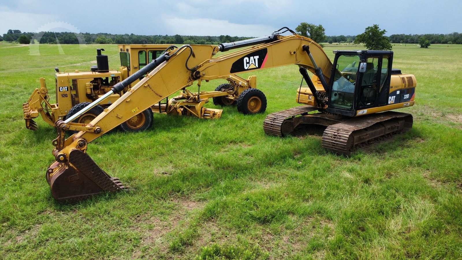 2011 Caterpillar 320DL Excavator