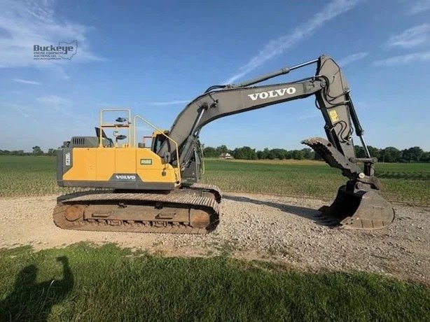 2017 Volvo EC220EL Excavator
